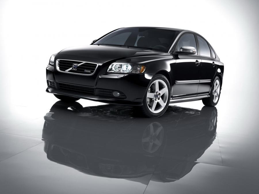  Volvo S40 R-Design 2008 года  (фото 4 из 18)